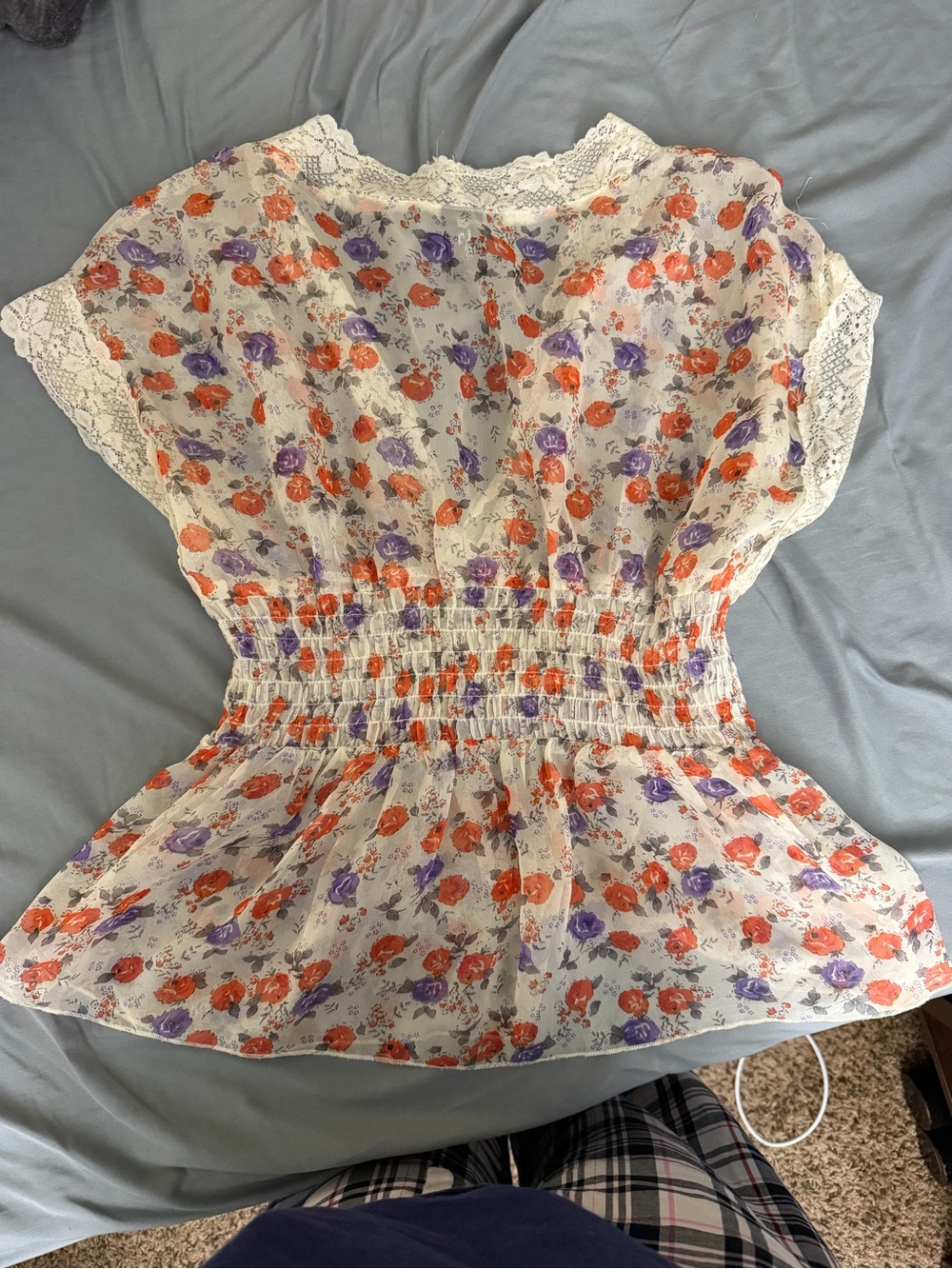 Vtg floral sheer and lace peplum top - Picture 2 of 3